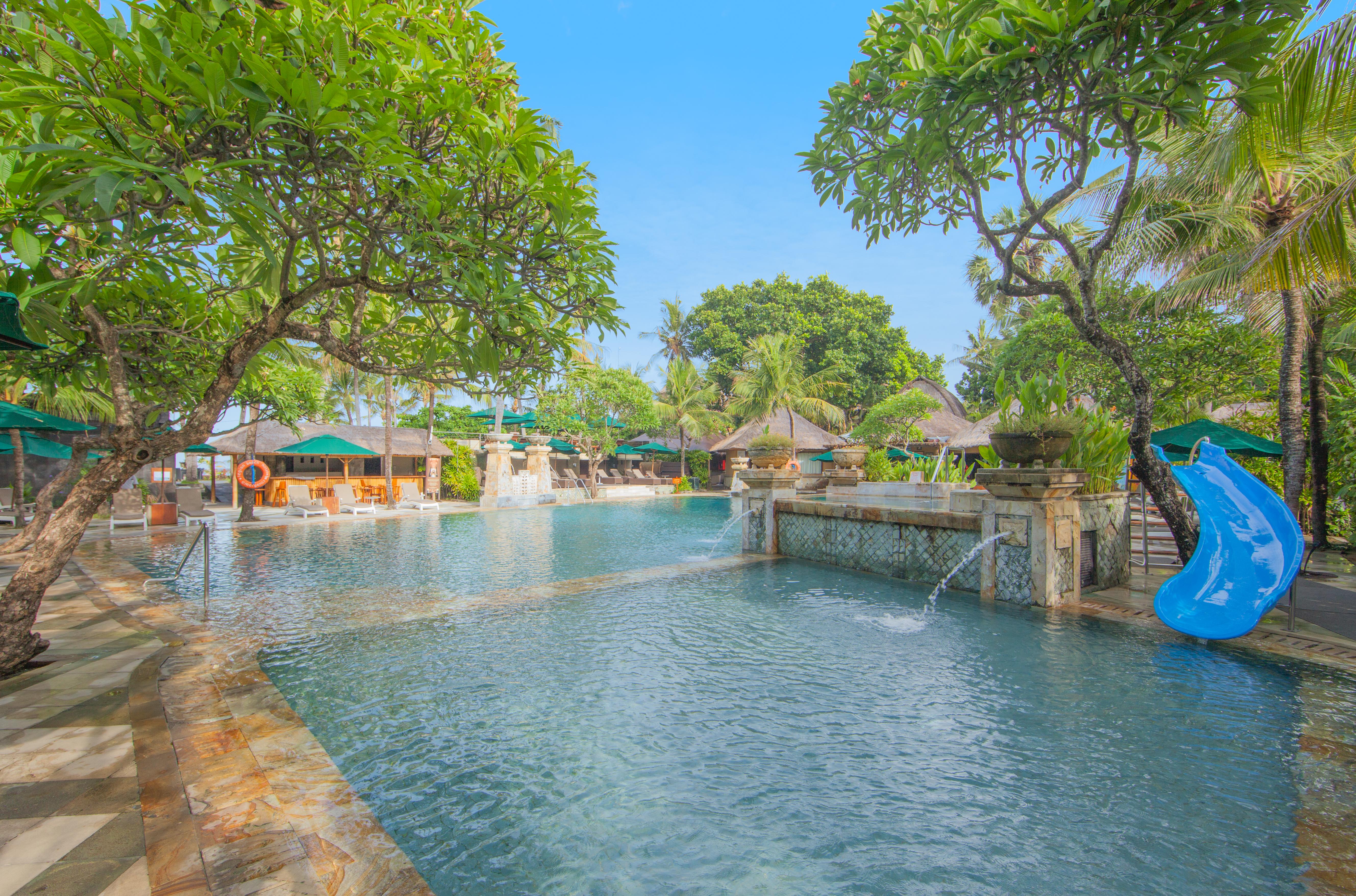 Legian Beach Hotel Exterior foto