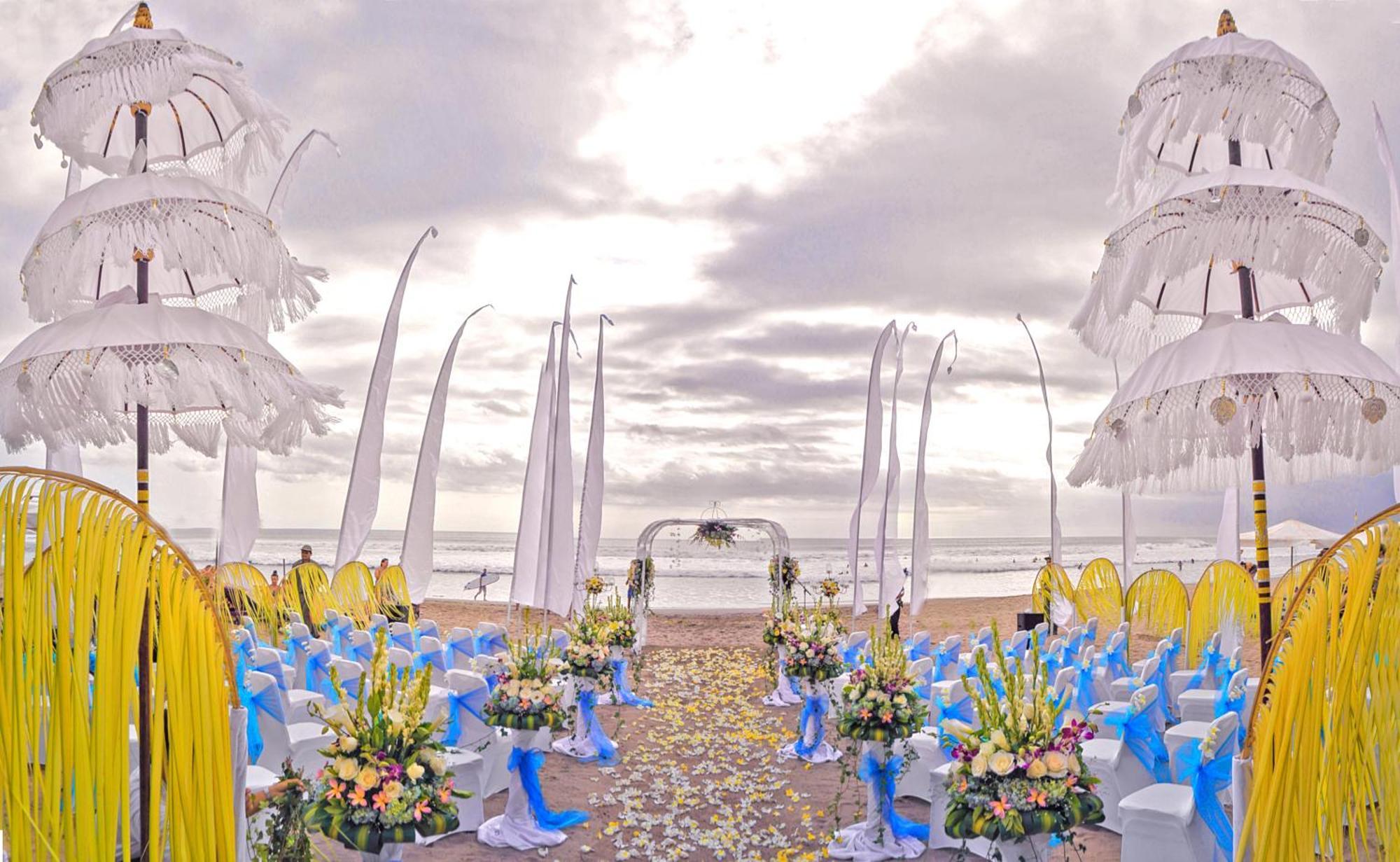 Legian Beach Hotel Exterior foto